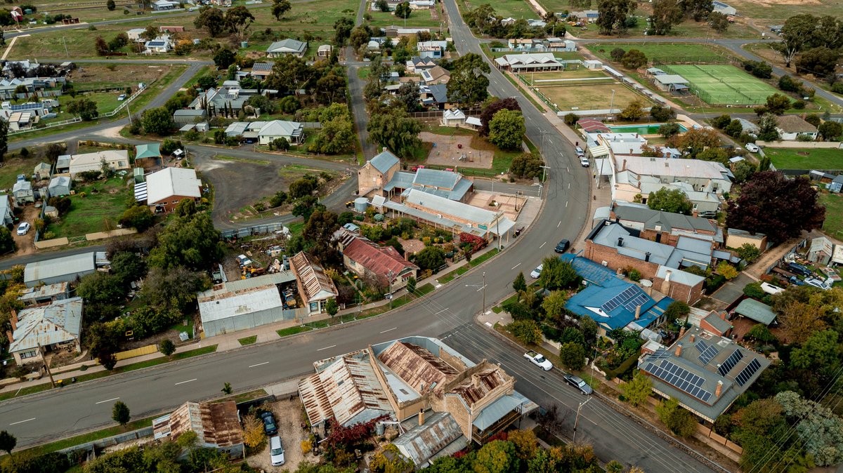 CG_Shire's tweet photo. A priority project for @CG_Shire is moving ahead- with consultant teams commencing work to deliver key elements of the Talbot Futures Project- which includes a sewerage scheme design for the town.
@VicGovAu's Living Regions Living Suburbs Fund provided $630,000 for the project https://t.co/c0LOnSC21H