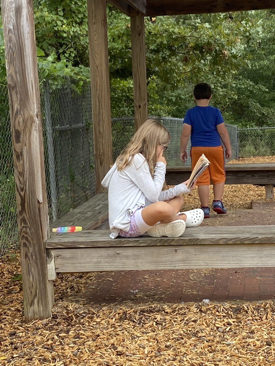 arpowers_'s tweet photo. My new favorite thing - Look Who Got Caught Reading!!! Sneaking pics of kiddos who just can’t put their book down! Check out all these awesome readers in 4th grade at @OakPointeElem!! 📚🕵️‍♀️#lookwhogotcaughtreading https://t.co/n0jesq7sHW