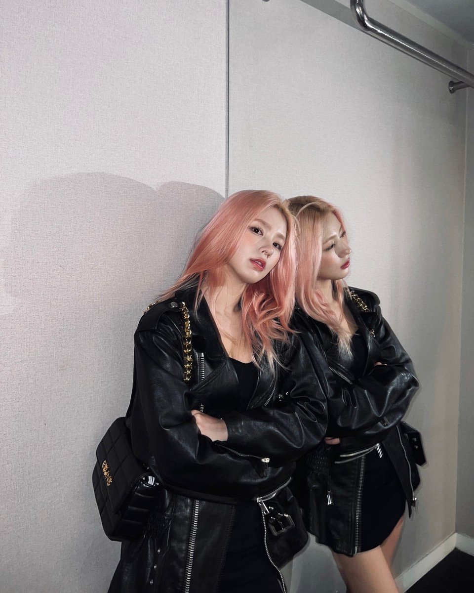 Miyeon_mp4's tweet photo. 면스타그램 🖤 https://t.co/ondyHqtcRC