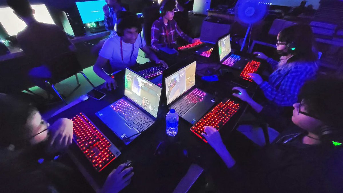 VICTORY!  It was scrimmage day with Generation Esports - High School Esports League (HSEL). The Bel Air Cyber Reds defeated Sanger High School (Sanger, TX).  They won 13 of 14 rounds to have a win on a best of 1 scrimmage.
#cyberreds #thedistrictesports #esports #VALORANT