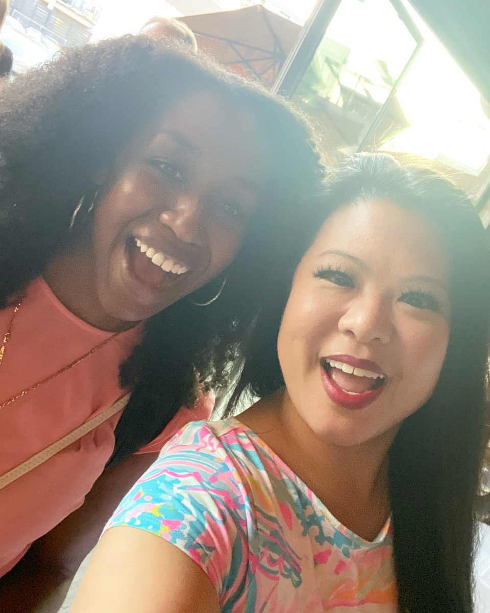 ladyleet's tweet image. Oh hayyyyy! Moms in tech selfie with @shaundai!!!! 💖💖💖💖 @refactrtech #refactr #refactrtech
