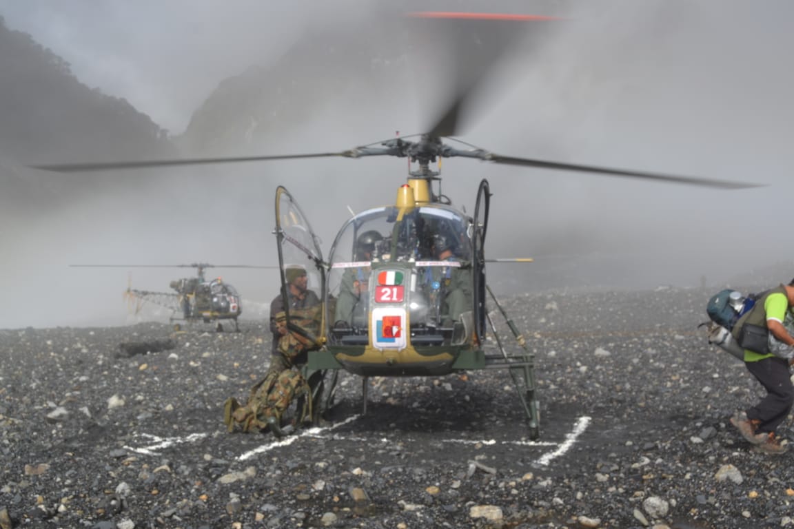 GajrajCorps_IA's tweet photo. #Search&Rescue efforts for #TapiMra & #NikuDao continue under challenging conditions & terrain -multiple rockfall areas, rigorous climb. two more mountaineers inducted for ground search. Team will move to Camp1 today. https://t.co/F4ckSyH3vh