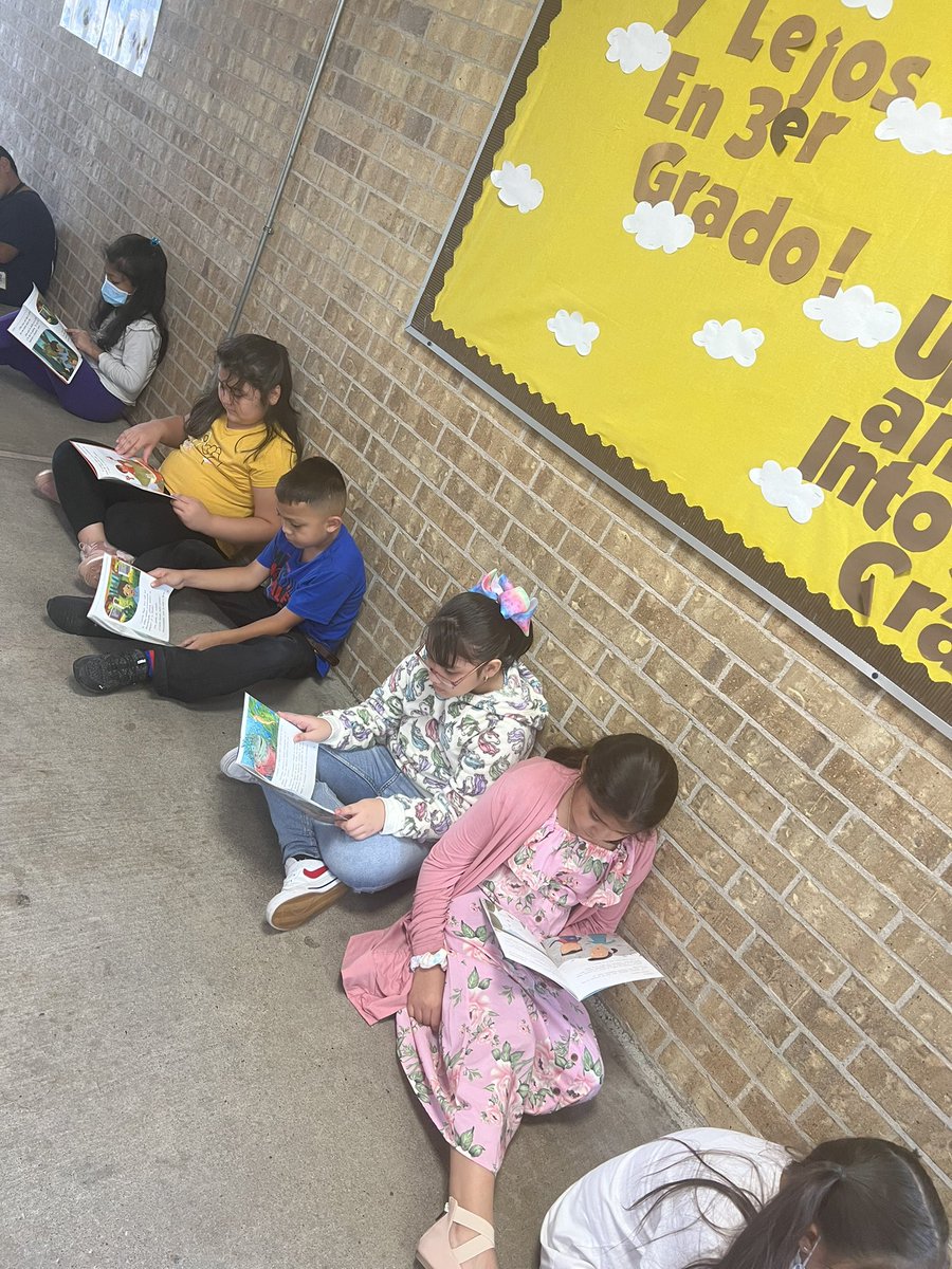 Thompson Elementary LMC tweet media