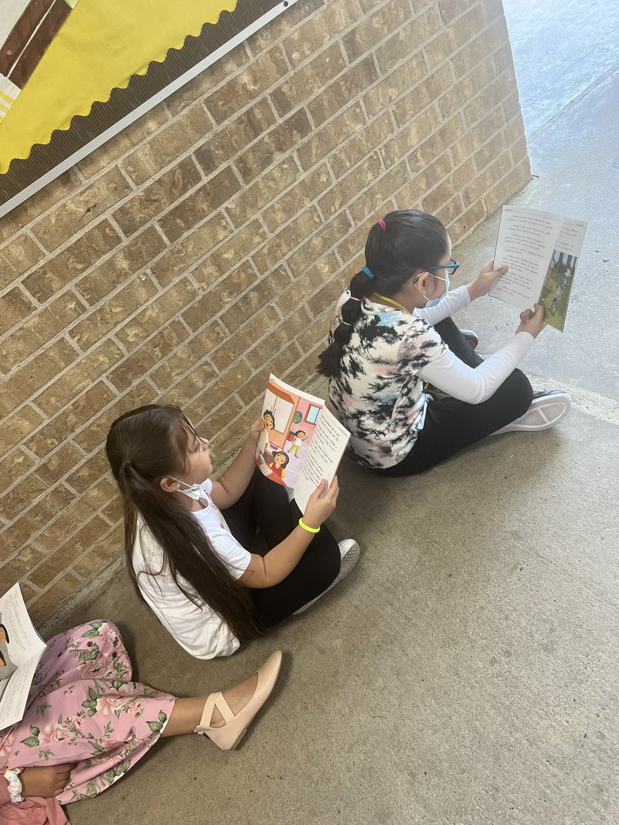 Thompson Elementary LMC tweet media