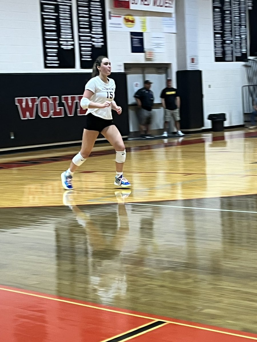 Volleyball_CRHS's tweet image. Varsity sweeps Southern Alamance too!😊🏐😊 @AthleticsCRHS @CRHSRedWolves