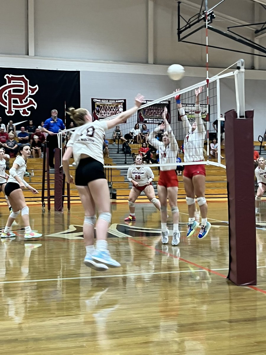 Volleyball_CRHS's tweet image. Varsity sweeps Southern Alamance too!😊🏐😊 @AthleticsCRHS @CRHSRedWolves