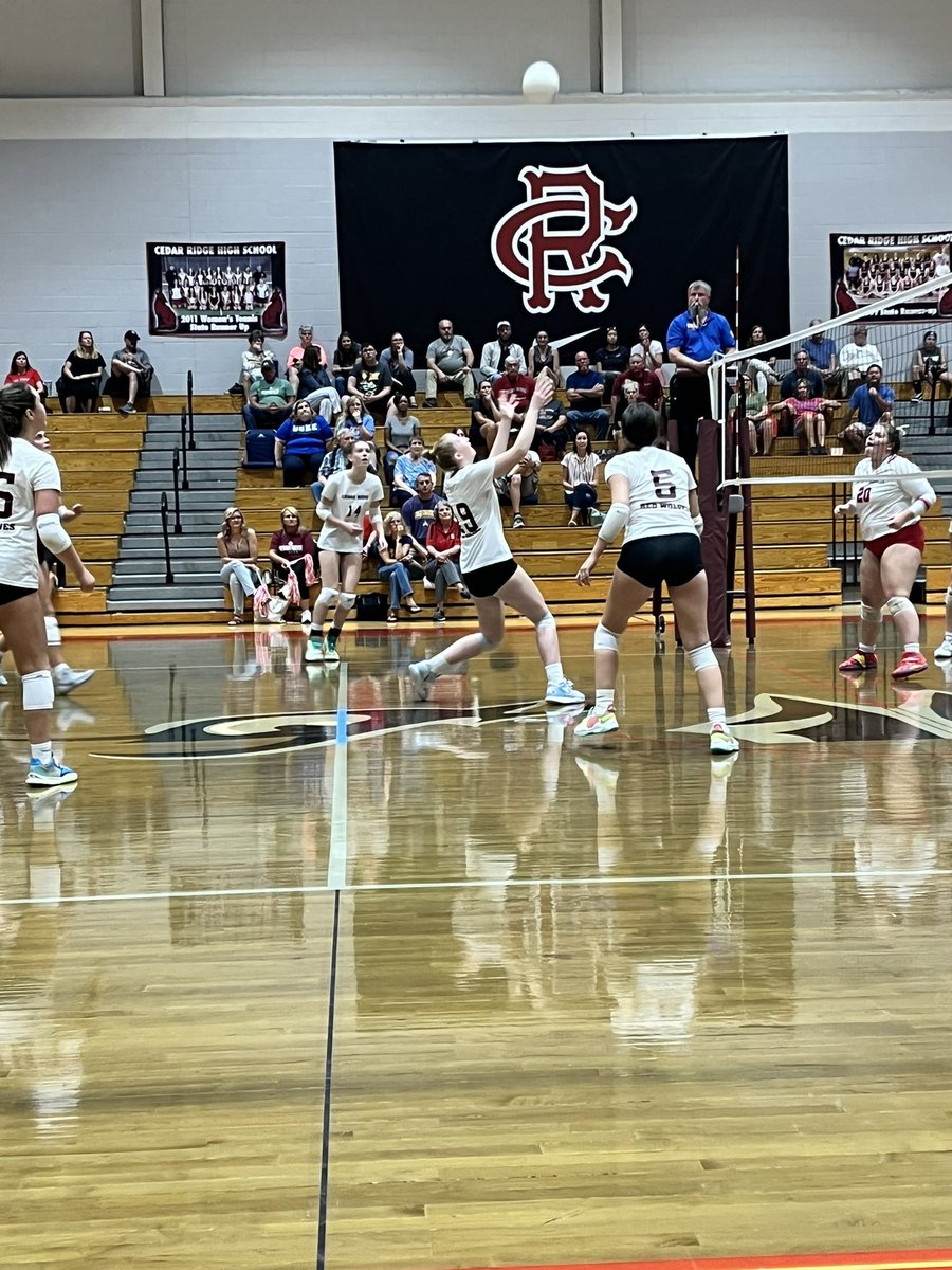 Volleyball_CRHS's tweet image. Varsity sweeps Southern Alamance too!😊🏐😊 @AthleticsCRHS @CRHSRedWolves