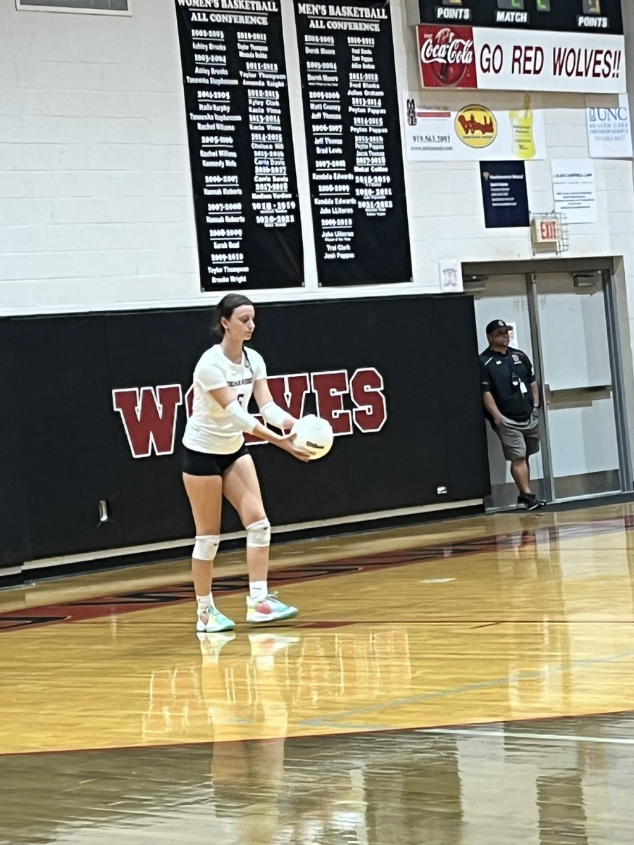 Volleyball_CRHS's tweet image. Varsity sweeps Southern Alamance too!😊🏐😊 @AthleticsCRHS @CRHSRedWolves