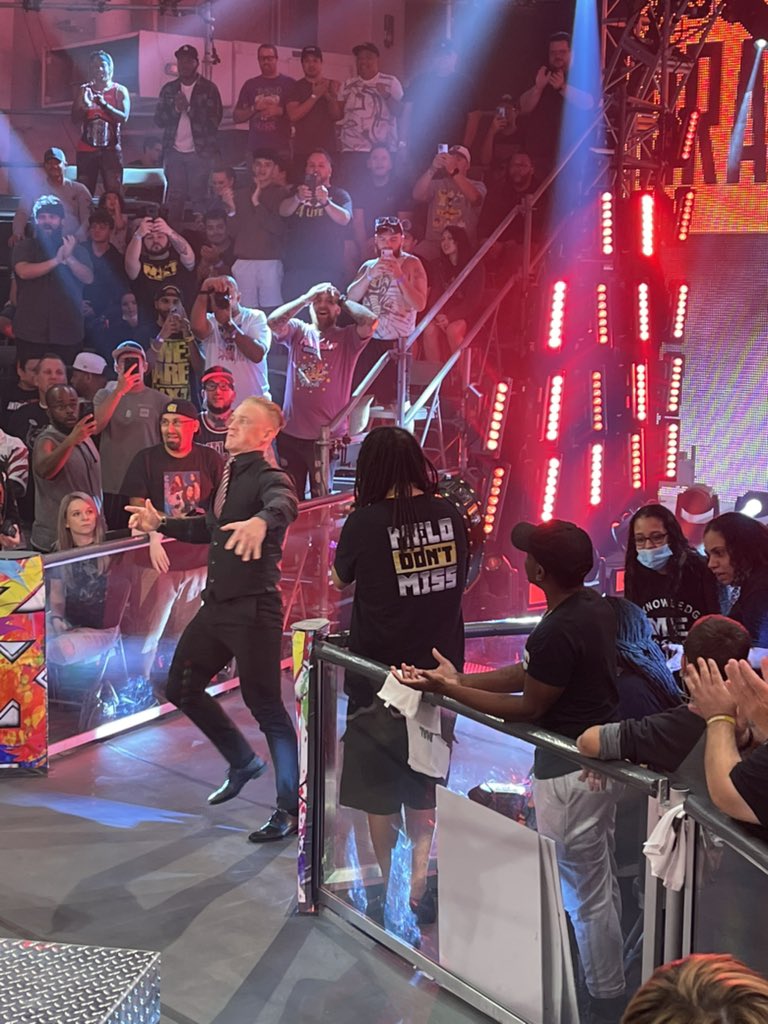 richschellhase's tweet photo. HOLY SHIT DRAUNOV IS HERE!!! #WWENXT https://t.co/AVpWqeUuFR