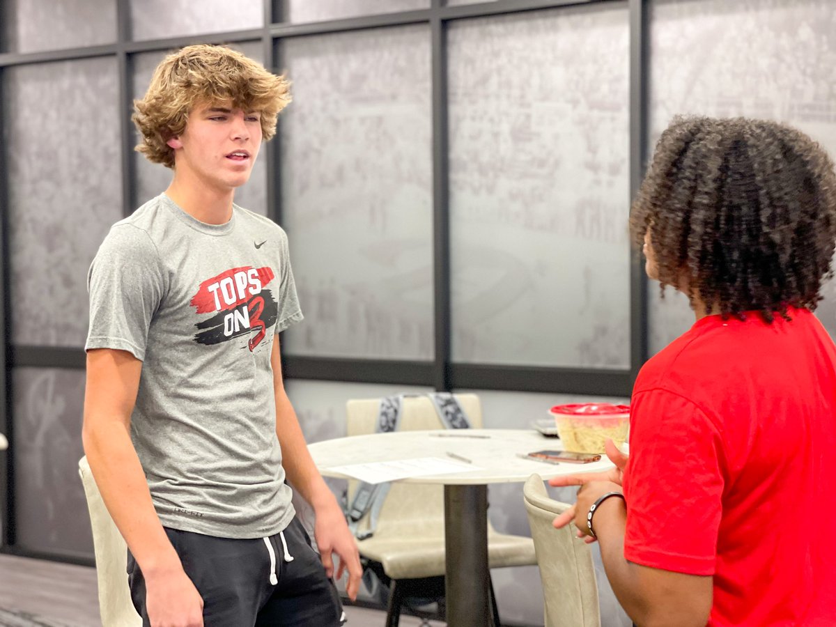 HilltopperCLIMB's tweet photo. Preparing to be a professional 🔴⚫️

Student-Athletes from multiple teams completed their elevator pitch workshop tonight, learning to market themselves in 30 seconds or less! 
#GoTops https://t.co/Z3UznNB1Lk