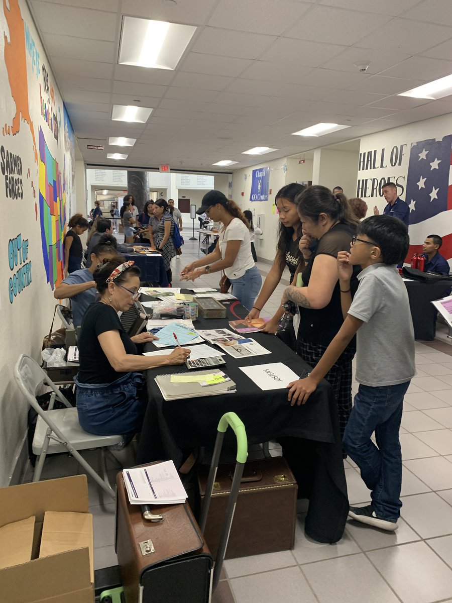 chapinpltw's tweet photo. #SeniorInfoNight #ChapinClassof2023 More #ApplyTexas and #FSAID next week! #CollegeCareerPreparation https://t.co/53XoJiCvFu