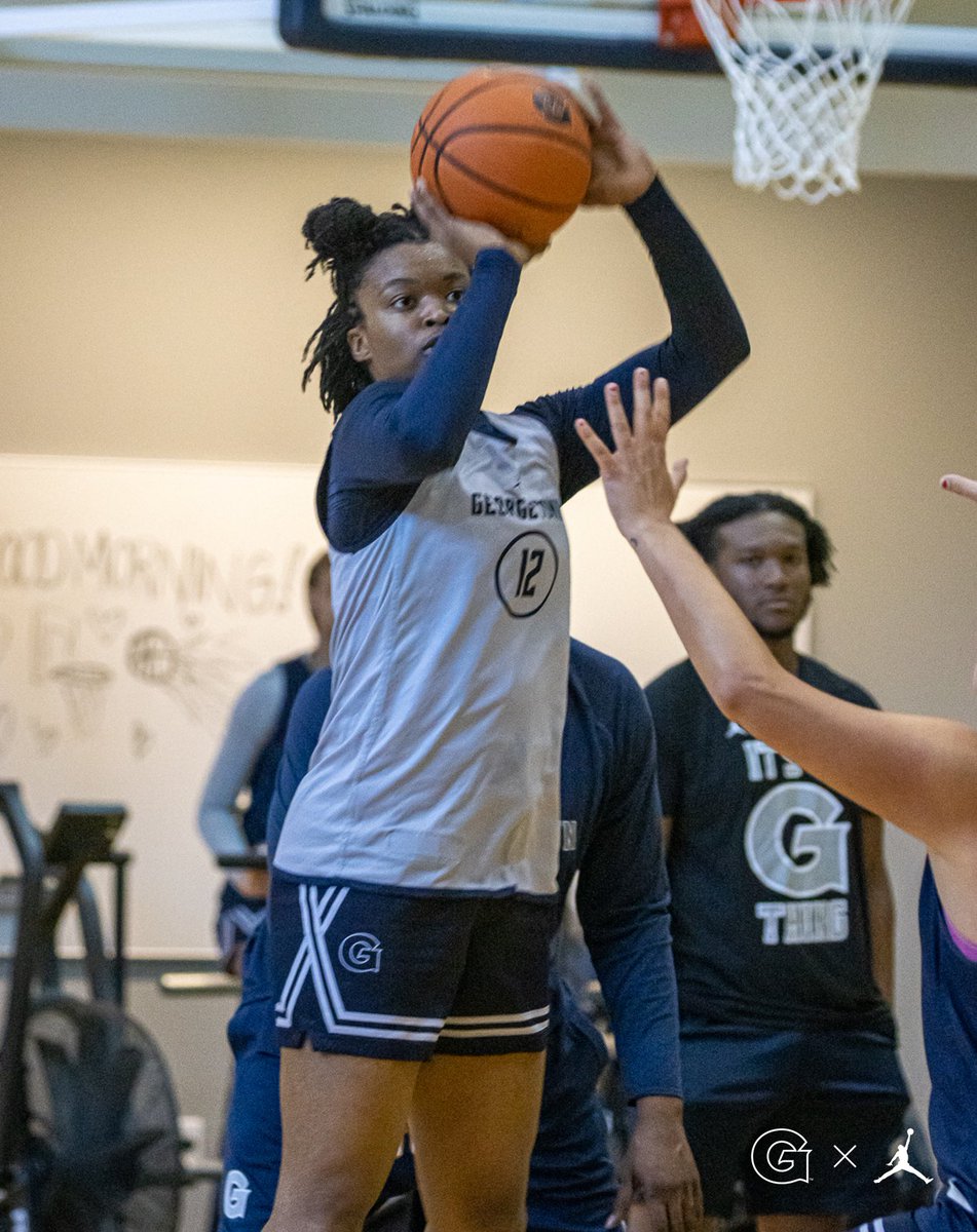 GeorgetownWBB's tweet photo. Focused on the season! 

#HOXASAXA #WeAreOne https://t.co/aILGfeHAaG