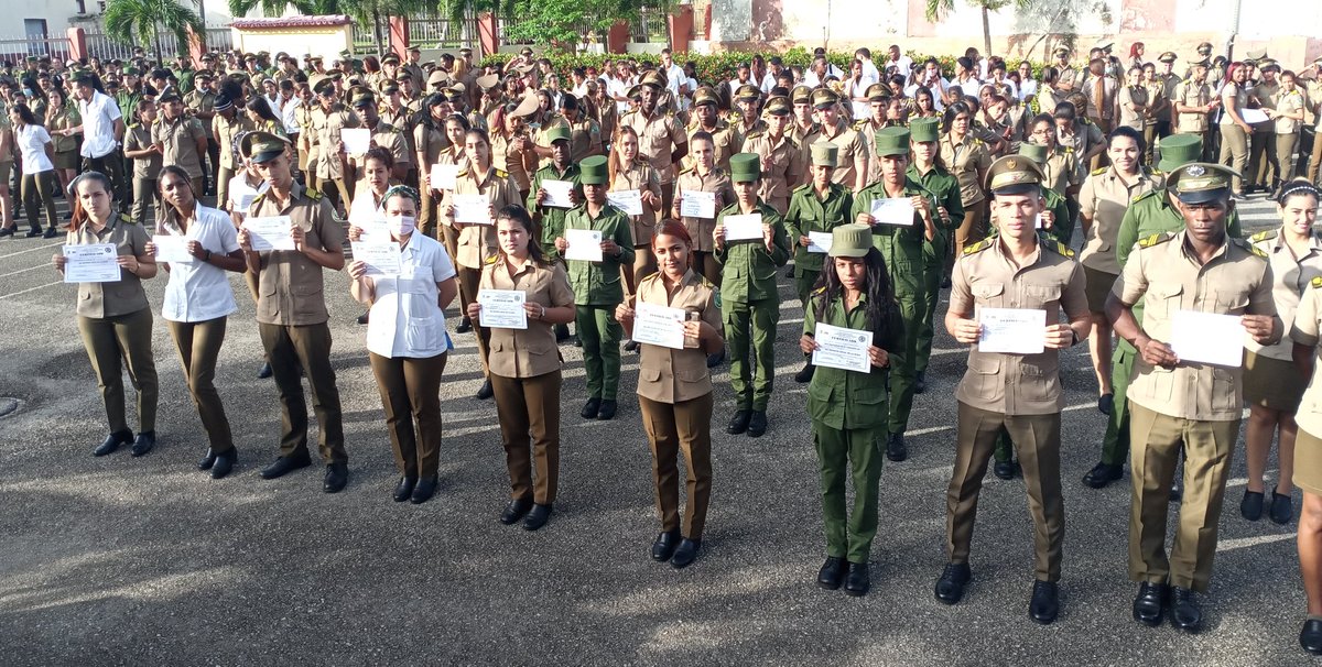 Ucimed_Cuba's tweet photo. @DiazCanelB En el ejemplo del sacrificio se forman los hombres y mujeres de este pueblo. Hoy más heterogénea la sociedad. Pero con el mismo fin, que justica nuestros medios para construir el Socialismo. 
#CódigoSí
#CubaPorLaPaz 
#MiUniversidadEsMiPaís https://t.co/tv7NLVZQwm