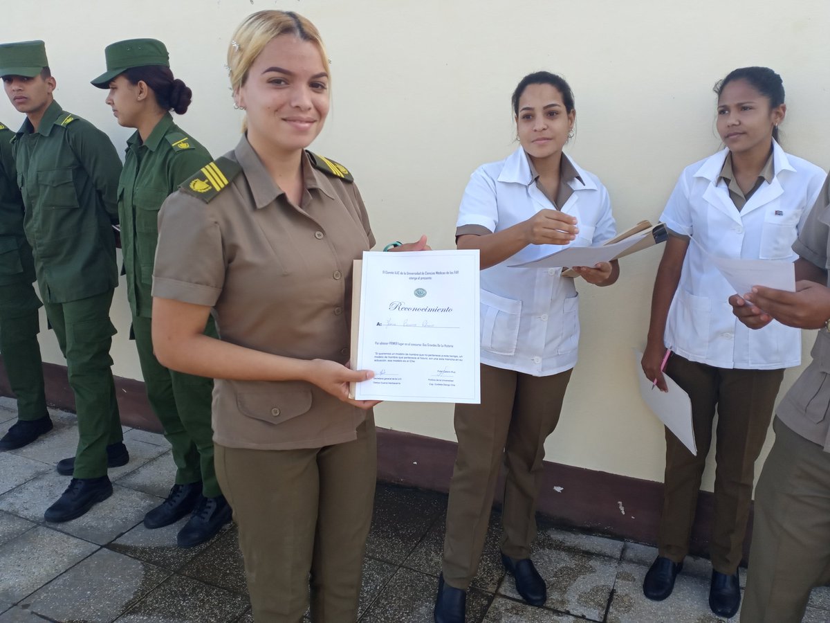 <a href="/DiazCanelB/">Miguel Díaz-Canel Bermúdez</a> En el ejemplo del sacrificio se forman los hombres y mujeres de este pueblo. Hoy más heterogénea la sociedad. Pero con el mismo fin, que justica nuestros medios para construir el Socialismo. 
#CódigoSí
#CubaPorLaPaz 
#MiUniversidadEsMiPaís