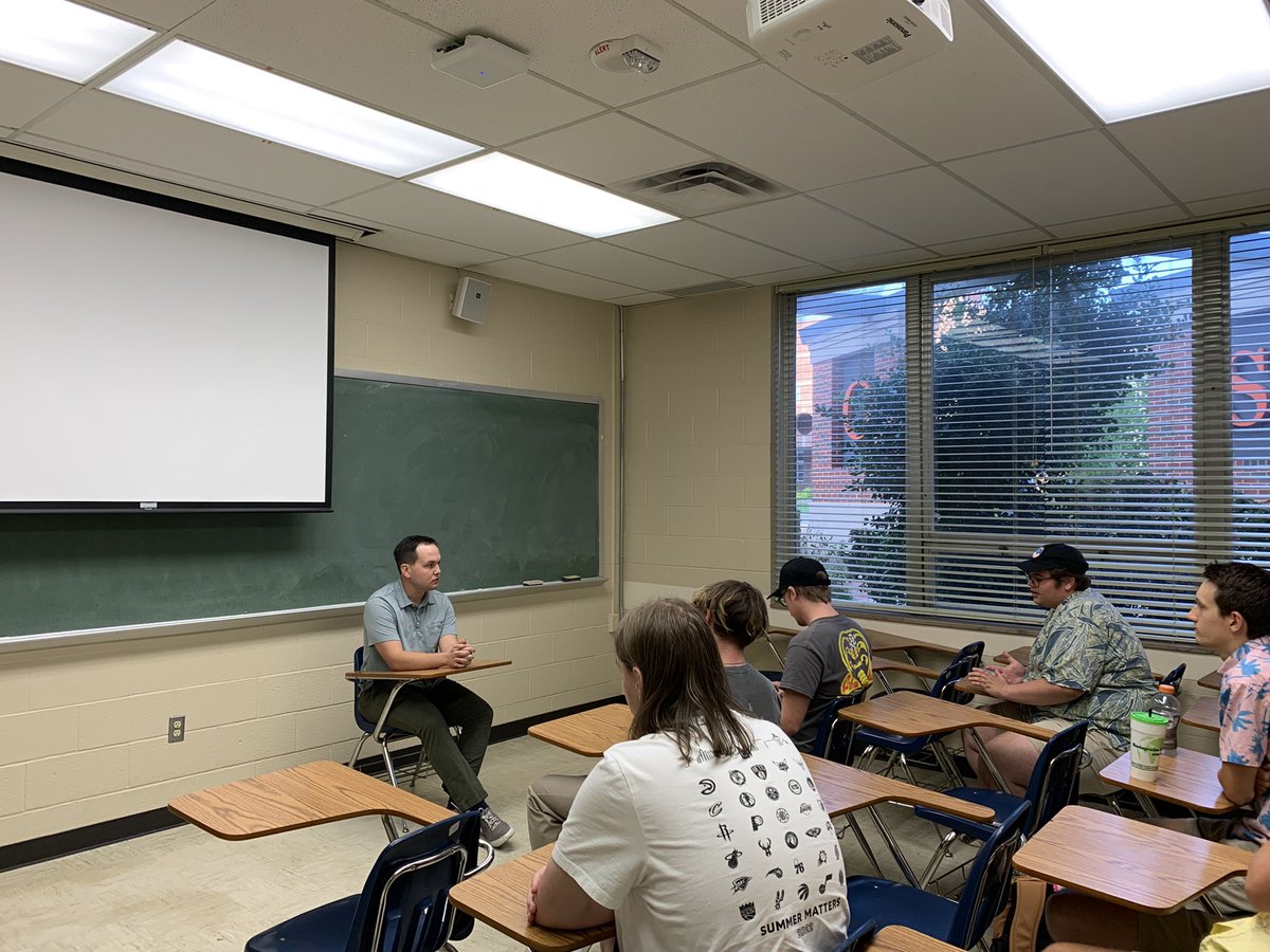 OSUAPSE's tweet photo. We had a great first meeting!

Thanks to @joe_mussatto of the @TheOklahoman_ _ for stopping in tonight to talk about beat reporting and building sources. 

He covers the Oklahoma City Thunder. 

#OKState https://t.co/tx9oxR21tj
