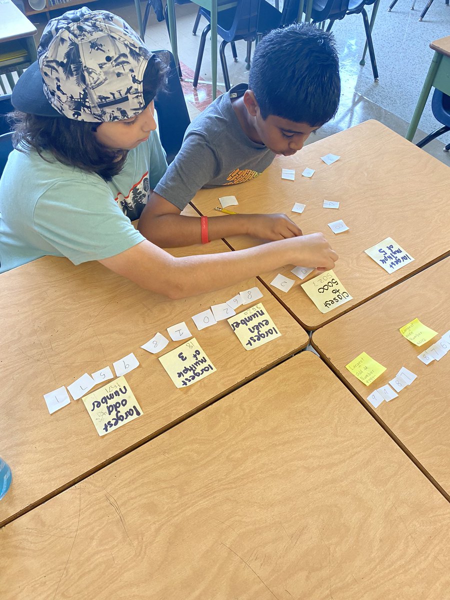Today <a href="/lynngate_tdsb/">LynngatePS_TDSB</a> students were loving their rich math tasks! <a href="/joboaler/">Jo Boaler</a> #findingdifferentpatterns <a href="/LC2_TDSB/">Learning Centre 2</a> #mathtalks