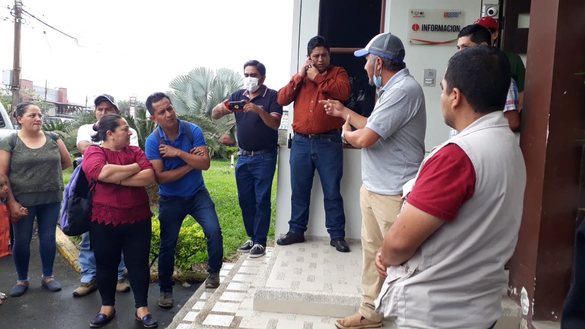 Agricultura_CZ2's tweet photo. Con la participación de 21 productores de las Escuelas de Fortalecimiento Productivo Pecuario del @PNRSG_Ec se realiza gira de observación a la Central Genética de #ASOGAN en Santo Domingo de los Tsáchilas con el propósito de ampliar conocimientos en temas ganaderos. https://t.co/SmL4QiM3xq