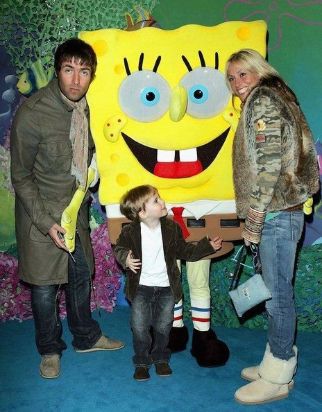 liam gallagher every 4 hours (@liameveryhours) on Twitter photo 