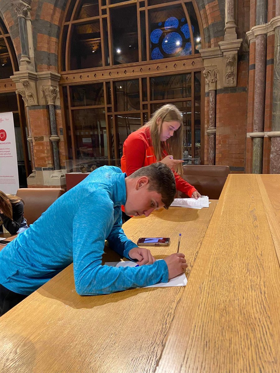 Rcitybelfast's tweet photo. YEAR 1 ๐ฃ
Tonight R Year 1 squad headed over to @qubgradschool ๐ซ to participate in their hopes & fears session.
The young people also wrote personal letters ๐ to themselves, exploring their goals, challenges, relationships etc ๐๐ผ fantastic session ๐ #RCITY #QGrad https://t.co/Opo8hu15Jk