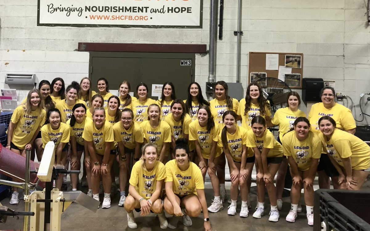 “Every bag of onions, senior box, back pack and pantry bag has a name, a face, and a soul.” Wise words from Andrew <a href="/Second_Harvest/">Second Harvest</a> 
Faith in action tonight at the food bank for <a href="/LBVB_LeBlond/">LeBlond Volleyball</a> !! <a href="/SJCA_home/">SJCA</a> <a href="/LeBlondEagles/">Bishop LeBlond High School</a>