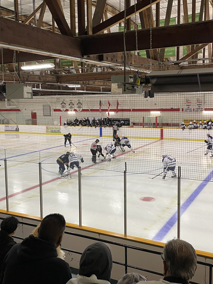 Goody_0808's tweet photo. More pre-season action in Markham tonight. @MarkhamHockey U18 AAA taking on the @GTHLTOTitans. 2-0 Waxers after 1. #U18AAA #U18Draft @TheScoutDotCa https://t.co/j7YI56r7FP
