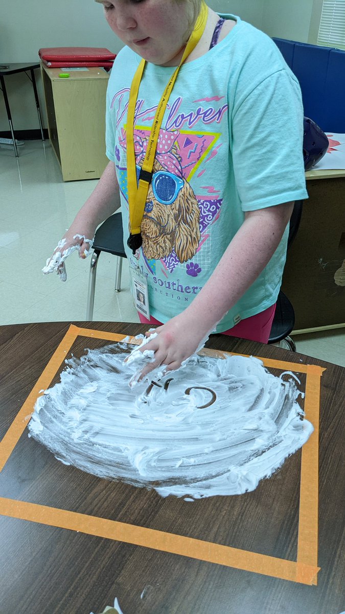 TPaceOIS's tweet photo. Another fun day of learning! Today's focus was our HFW spelling list and vocab words using different mediums. Stay tuned for the final products! @TStudentsupport @TISDOIS https://t.co/frJNHoomOy