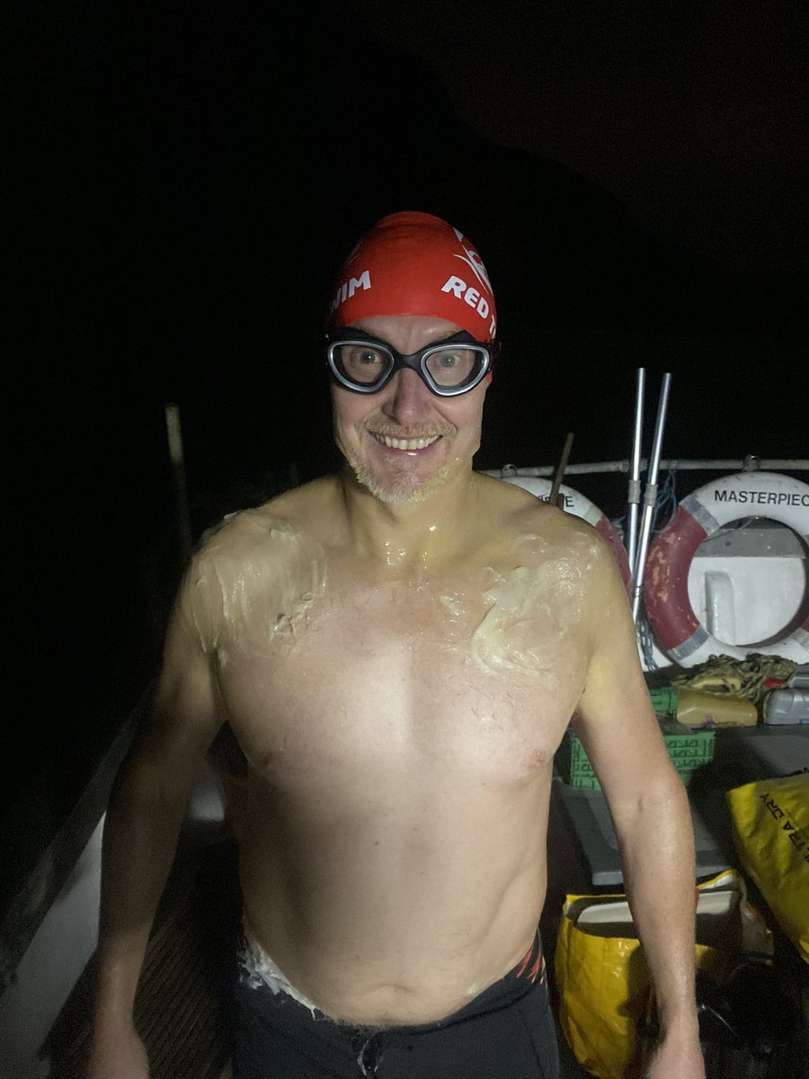 Paul Leonard has just started his attempt to swim tue English Channel from Samphire Hoe alongside Masterpiece (tracker: channelswimmingassociation.com/pilots/masterp…) <a href="/RedTopSwim/">RedTopSwim</a> <a href="/multisportnut/">Multisport Nutrition</a> <a href="/CSAswimmers/">Channel Swimming Association</a> <a href="/MasterpieceCha2/">Masterpiece Charters</a>