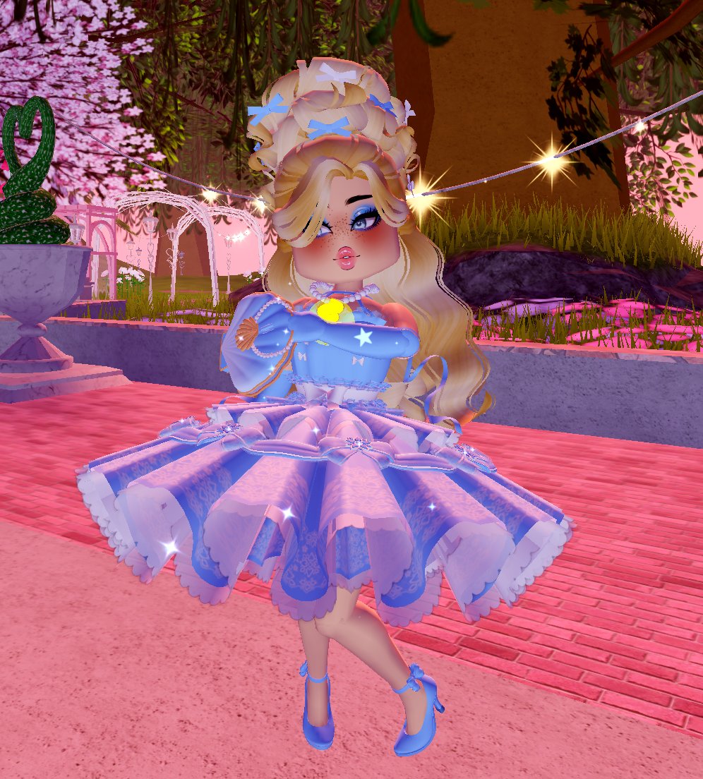 Lady_Dhey's tweet photo. I made an outfit using the rework magical enchantress skirt
#Royalehigh #royalehigh #royalehighoutfits #royalehighpics #royalehighoutfit #royalehighfashion #Roblox https://t.co/FhaknnzHeY