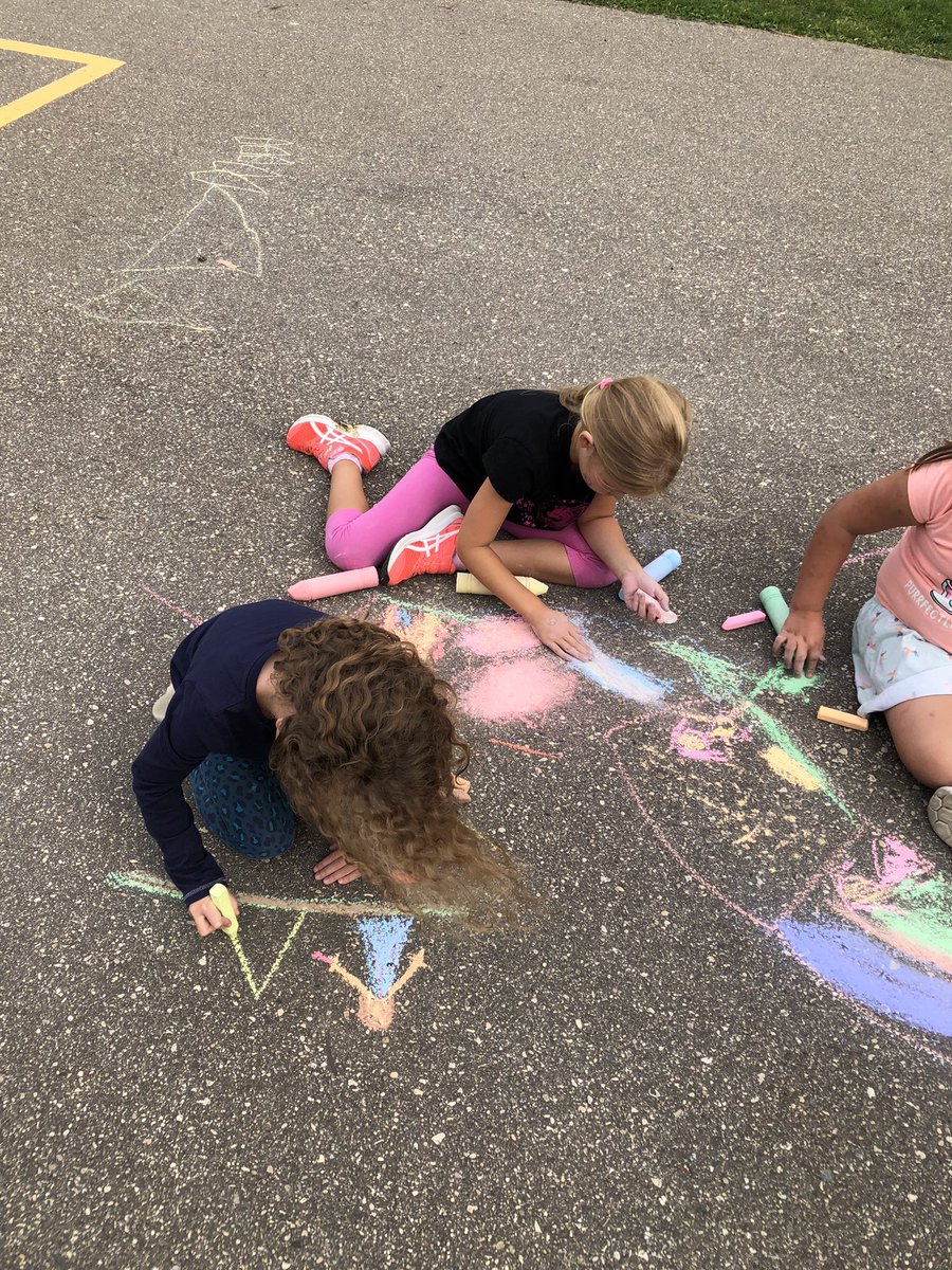 Is a book without words still telling us a story??
<a href="/PacificJSchool/">Pacific Junction</a> Grade 1’s and 2’s tell stories in their chalk drawings! #pjproud