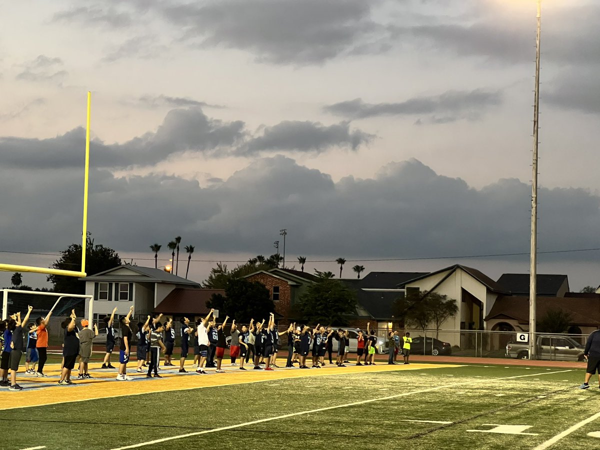 BroncosPE's tweet photo. Thank you @mcmemfootball for working with our kids today. It was a perfect evening for football skills. @McAllenISD #ElevateCamp #Football #BroncoPride ##FutureMustangs https://t.co/4BC7MYOBJU