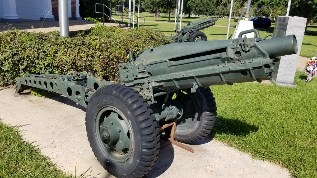 USSKIDD_DD661's tweet photo. #Roadtrip to #LAMCon2022 (LA Assn of Museums) in Monroe. Spotted these three 75mm M1 pack #howitzers & an M-60 #tank at of L.B. Faulk American Legion Post 13 across the street from the Biedenharn Coca-Cola Museum.
#exploreyourhometown #exploreyourstate #artillery #armor #museum https://t.co/OGbRfua0SY