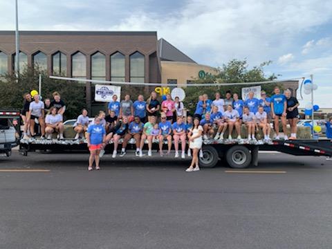 CoachHammond__7's tweet photo. Homecoming Parade #npONE #CUE2022 https://t.co/YfCMr0rBOz