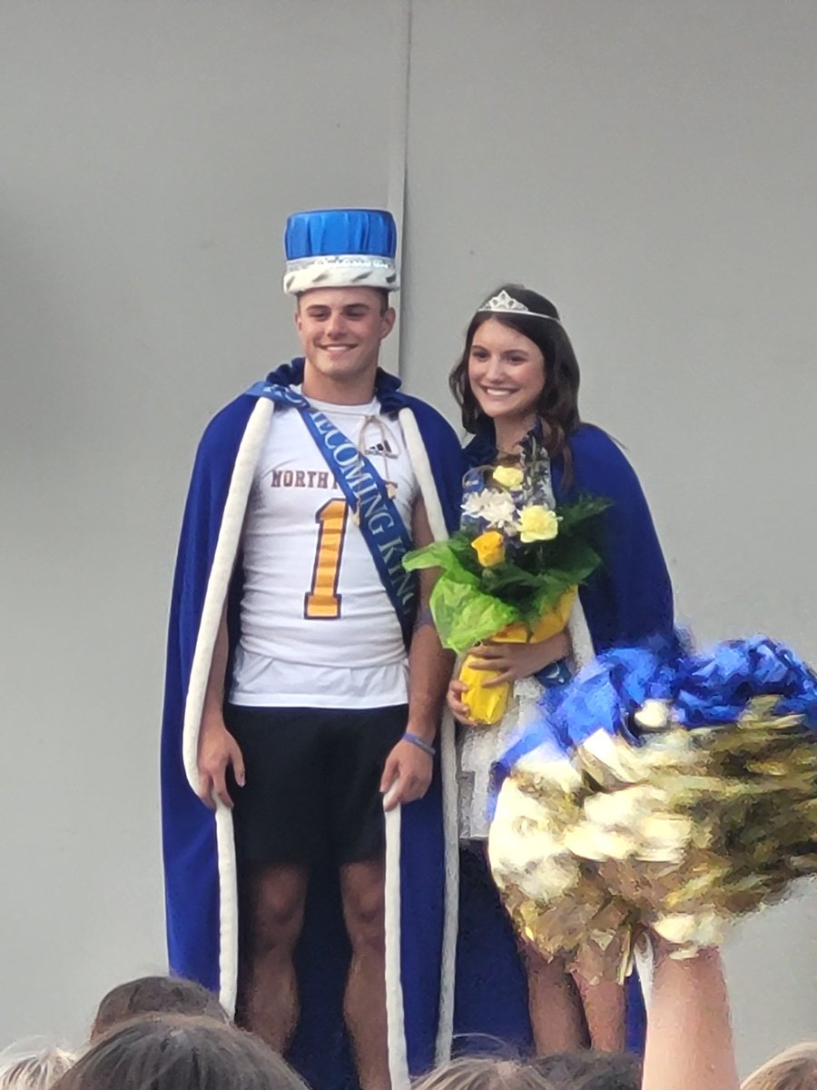 CoachHammond__7's tweet photo. Congrats @KyleeTilford  @KoltenTilford Homecoming Twins! https://t.co/dsyLY4IWDV