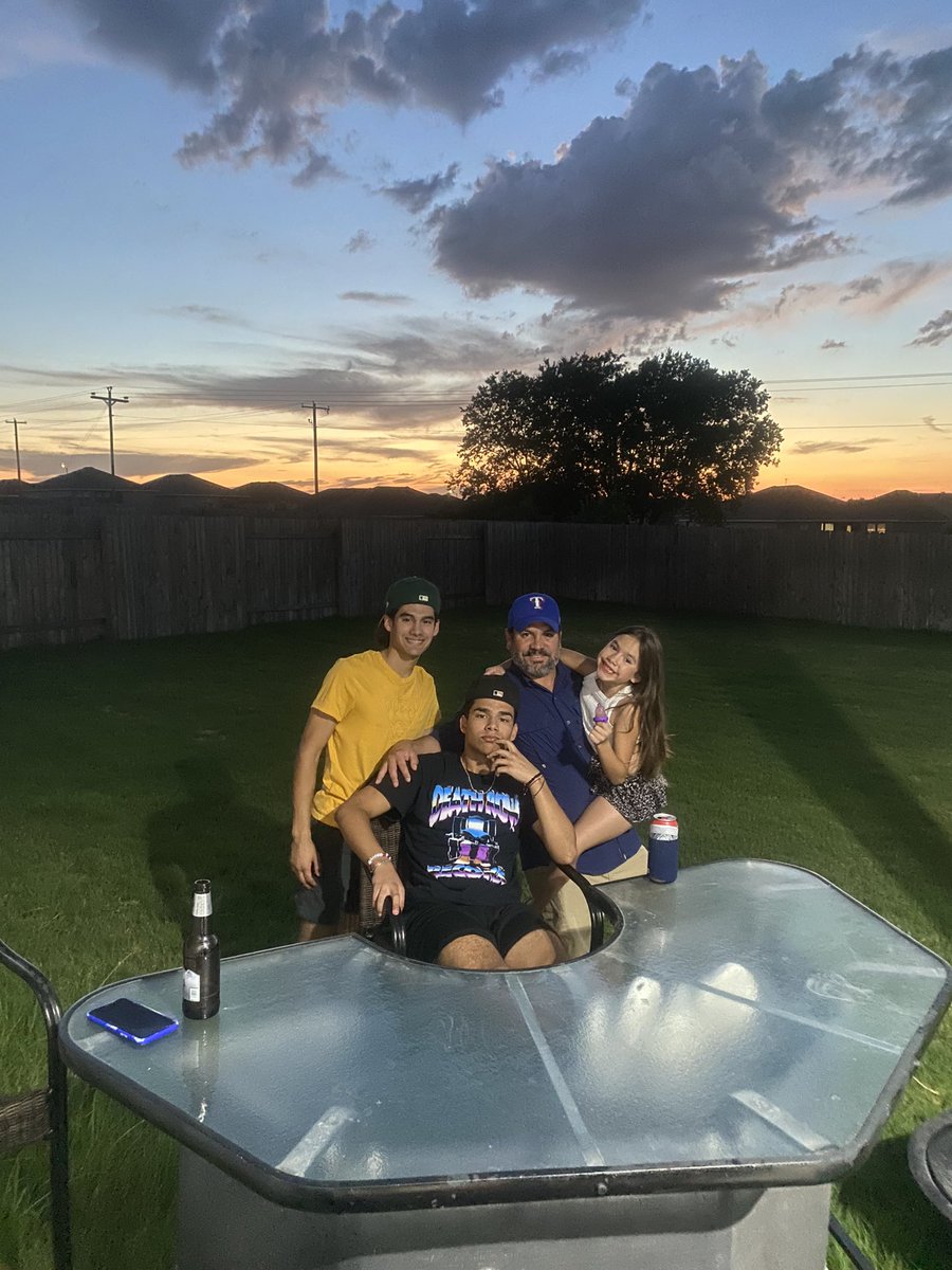 CHORA's tweet photo. #LMB*ESPN apoyando a sultanes desde Austin Texas arriba los sultanes https://t.co/HexbYhoUQq