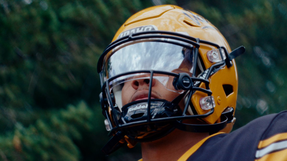 NawanontP's tweet photo. "Here We Have Idaho"

Director/Producer/Editor: Richard Pathomsiri
EP: Kyle Cutting and @Idaho_Vandals
DP: Martin McGreevy
Gaffer: Zack Kellogg
Sound: Martin McGreevy
Music: Infraction
Colorist: Martin McGreevy
Athletic Trainer: Justin Nadeau https://t.co/gzNWfrVnI4