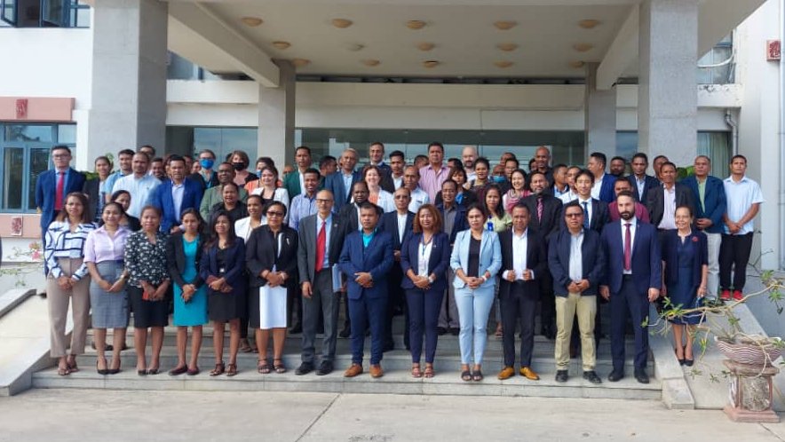 UNTimorLeste's tweet photo. 🇹🇱Govt, #UNTimorLeste, @UNESCAP &amp; partners launch 2nd Voluntary National Review #VNR 

“Proud to have led the 1st #VNR. Second #VNR aims to share lessons &amp; successes. It’ll also mobilise multi-stakeholder support for #2030Agenda &amp; #SDGs,” said #UNTimorLeste Chief @RoyTrivedy https://t.co/JDuncmpJYn