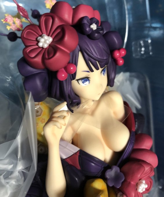 積んじゃう前におっぱいだけでも撮影しておこう… https://t.co/aRsBmAd9rH 