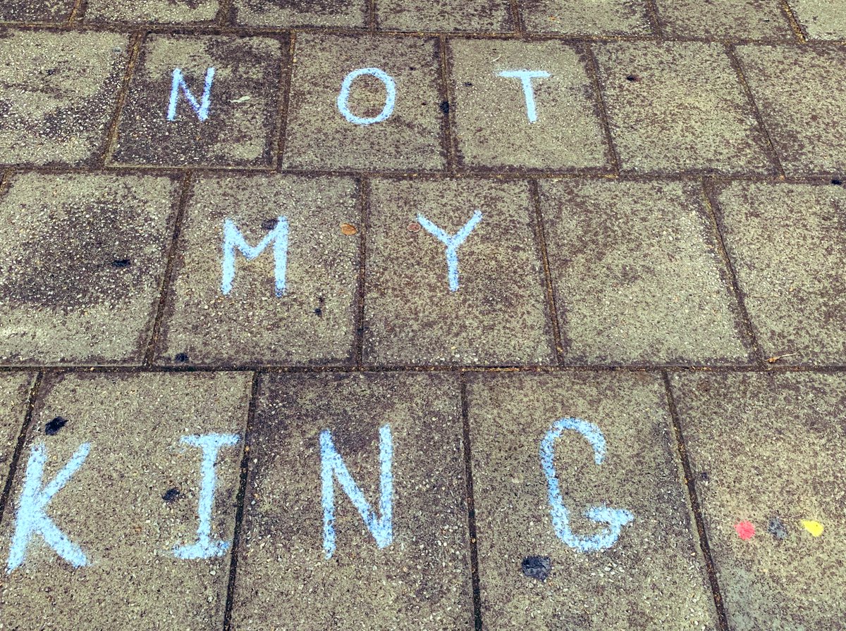 DemOnTheStreets's tweet photo. Not my king.
⚫️#FastChalking
🟡#DemocracyOnTheStreets
🔴Connect the #DOTS https://t.co/M4Mqr0h1OM