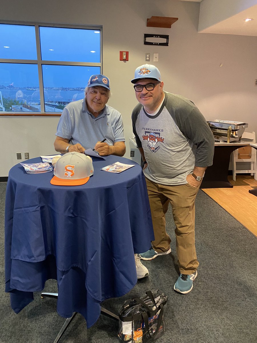 JohnCerilli's tweet photo. Incredible night meeting @Mets great, #EdKranepool, at the #StatenIsland @FerryHawks game! Listening to tales covering #CaseyStengel’s ‘62 #Mets, the ‘69 champions and ‘73 NL champs was simply #Amazin’! Thanks to Ed and the super fun #FerryHawks! @AtlanticLg #baseball ⚾️ https://t.co/pesxMTWAKY
