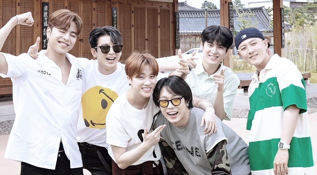 constantly_woo's tweet photo. Don't want no one but them. My home, my safe haven.

FO7EVER WITH iKON
#7YearsWithiKON
#아이콘7주년축하해
@YG_iKONIC #iKON #아이콘 https://t.co/2XdZmew9VO