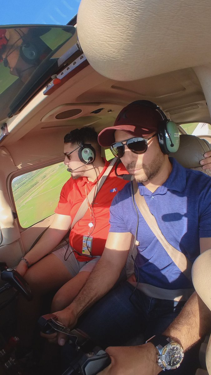 RayoGonzalez's tweet photo. Primer dia en el aire. Un reto nuevo, una aventura mas #FlyAway #McreeryAviationSchool https://t.co/cQxTbotkyb