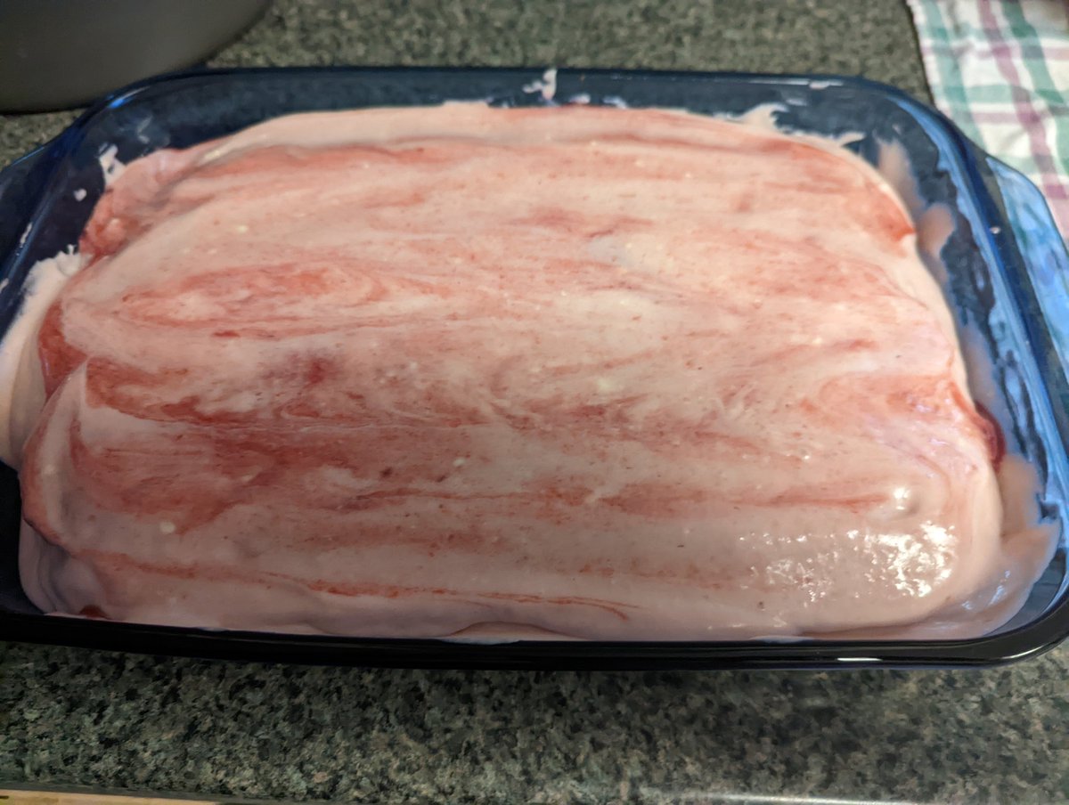 Alymra's tweet image. Does it look the best? No. Do I care? No, I baked a delicious cake with awesome frosting and jam that I made. That's all that matters. 
#honestcooking #twitchstreamer