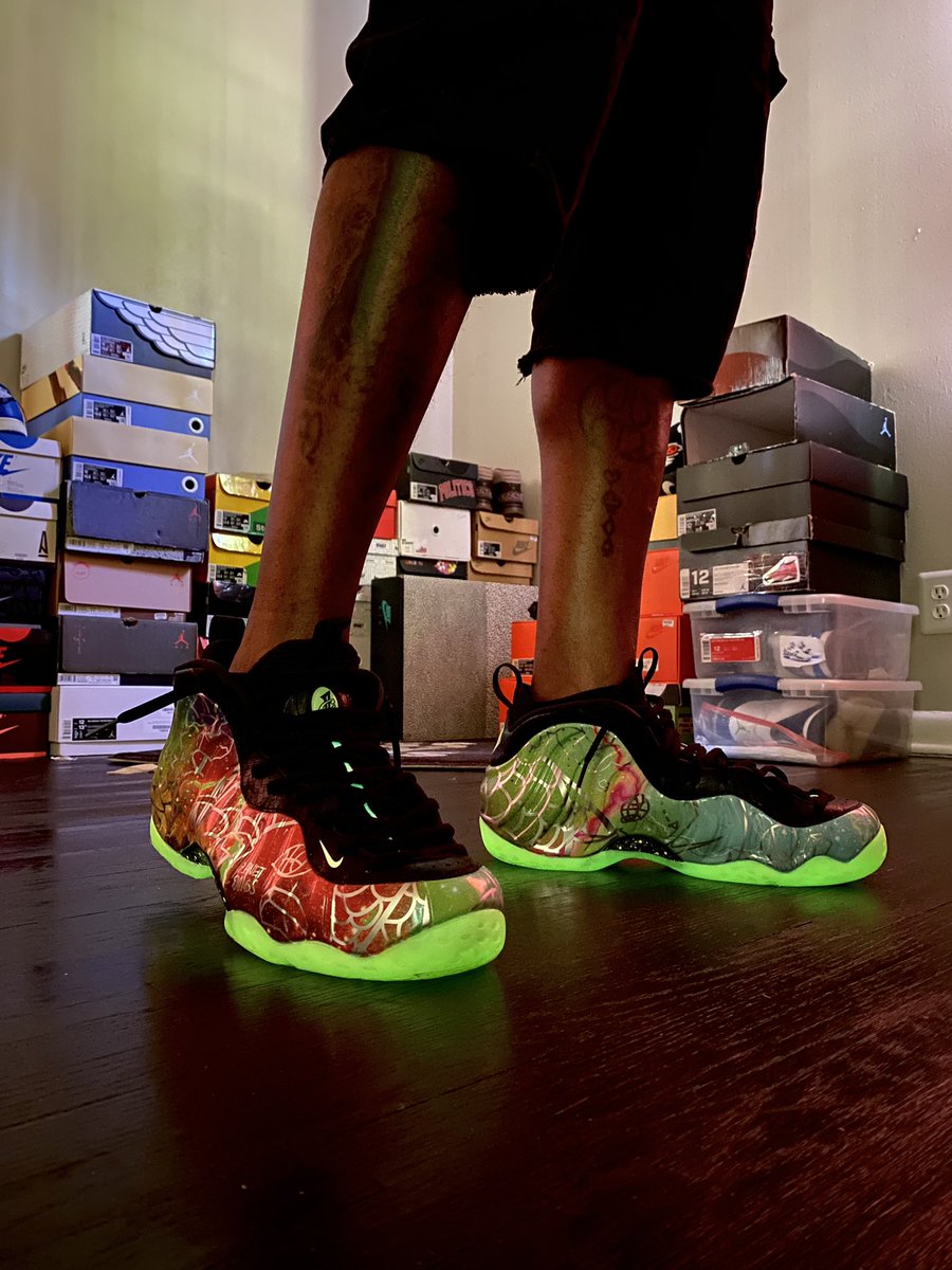 alabamatattoo27's tweet photo. Nevermind me, just enjoying life and my backyard on day 11 doing this 30 days of kicks challenge‼️Wanna see the other 14 days go follow that IG @stuntman_stokes #Stuntmanapproved #kotd #NikefoampositeBeijing #30daysofkickschallenge #snkrskickcheck #snkrsliveheatingup https://t.co/sulNvXY8cQ