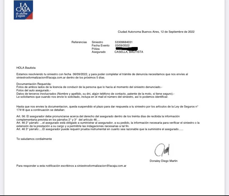 elbetocasella's tweet photo. Ojalá nunca tengas un leve roce con otro vehículo y estés asegurado en @seguroslacaja . Te van a pedir varias veces la misma documentación , te van a llegar varios mensajes como este y ni locos te van a responder un mail. Y olvídate de hablar con alguien que no sea una máquina . https://t.co/3IRscNafec