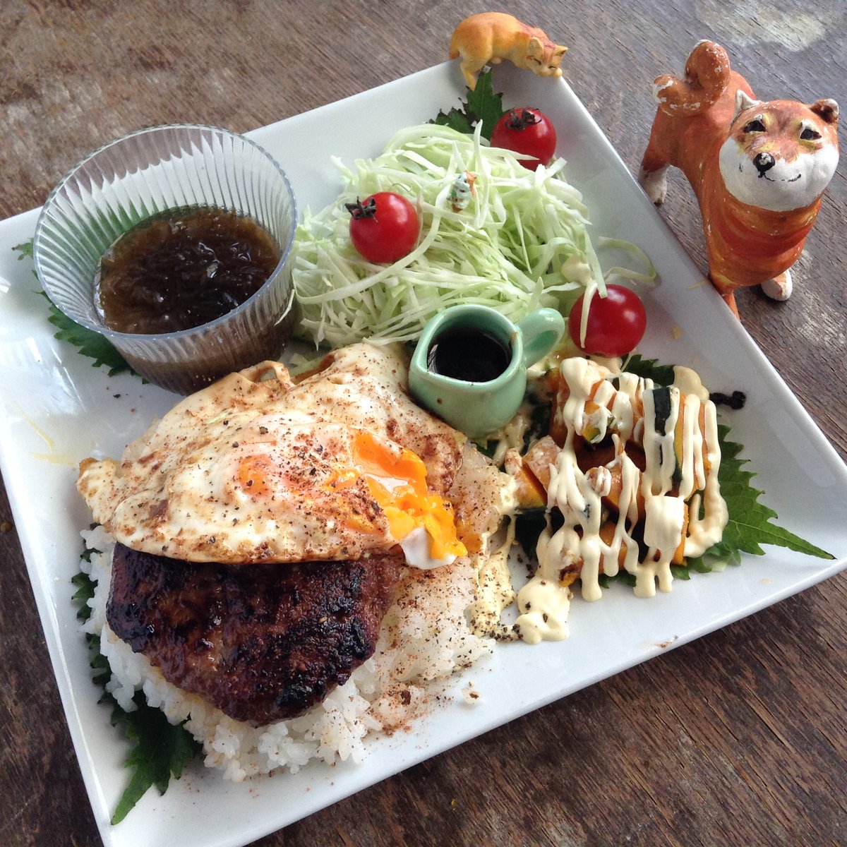 44310410's tweet photo. #妄想カフェ443 #ロコモコ #LocoMoco #目玉焼き #ロコモコプレート #hamburger #breakfast #colazione #petitdéjeuner #朝ごはん #あさごはん #朝食 #ワンプレート #ぼっちごはん #おうちごはん #妄想カフェ443の朝食 #妄想カフェ443四角皿 #BreakfastForEveryone #すべての人に朝ごはんを🍳🍅🎃 https://t.co/DYec2A4rXn