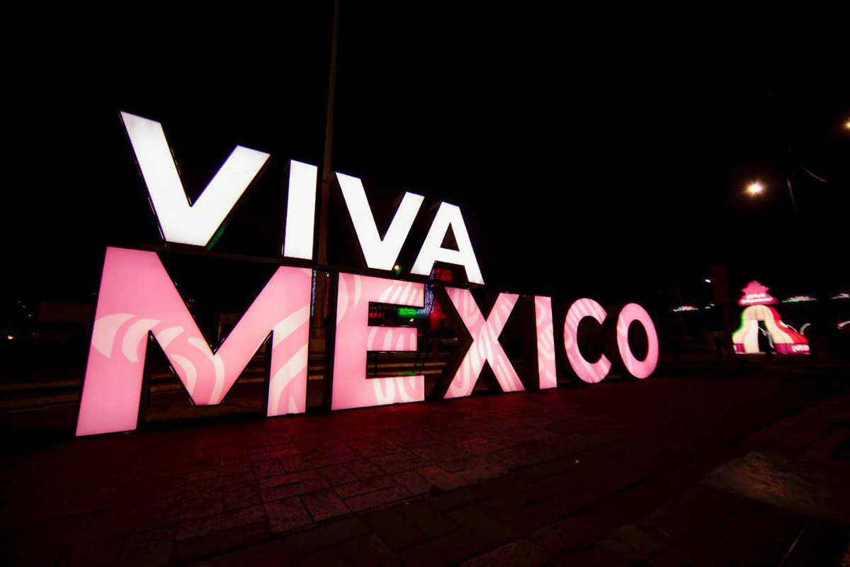 gobiernohidalgo's tweet photo. Los colores patrios ya iluminan las calles de nuestro estado; #Hidalgo está listo para celebrar nuestra fiestas 🇲🇽.

Nos vemos mañana, 15 de septiembre, a partir de las 18:00 horas en la Plaza Juárez de #Pachuca. ¡Viva México! ¡Viva #Hidalgo! 

#PrimeroElPueblo https://t.co/noIOiDvV0a