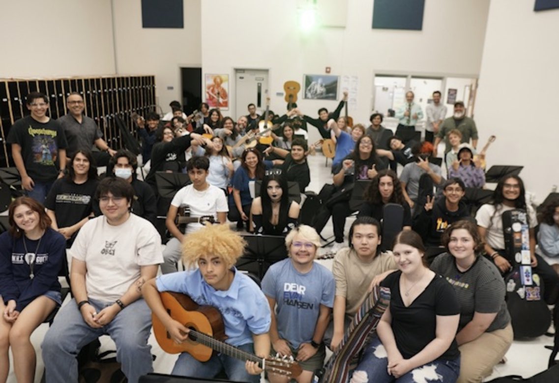 wbrayhs's tweet photo. The Corpus Christi ISD Guitar Alliance brought together over 40 student guitarists from all six CCISD high schools. The CCISD Guitar Alliance was formed for the purpose of performance, instruction, interschool collaboration, and sharing the love of the guitar with our community. https://t.co/eTDVoCuZ6Z