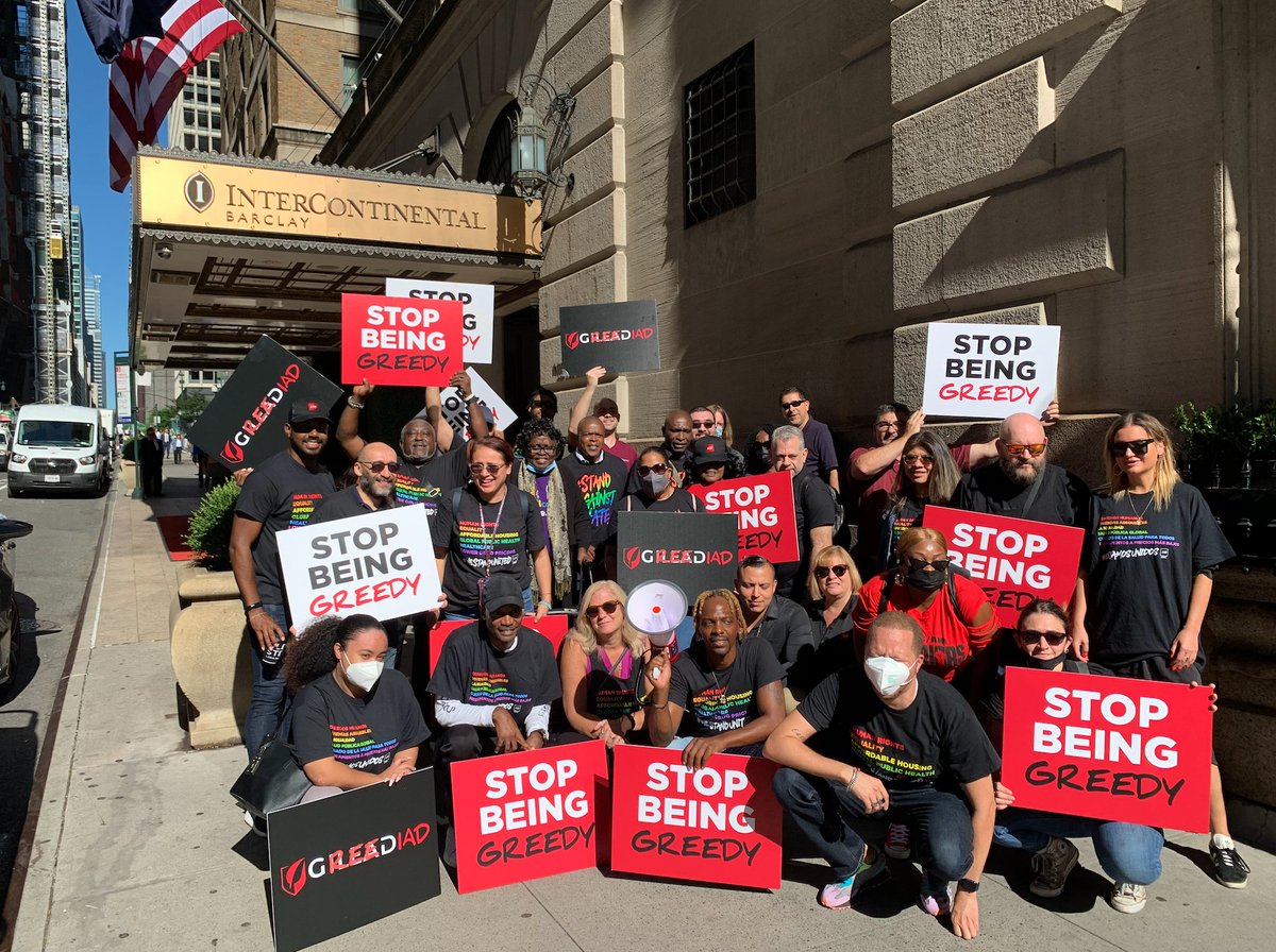 AHFcares's tweet photo. Under #Gilead's pricing, a minimum-wage employee would have to about 65 hours of work to afford ONE of their #HIV medications. 💔
#ThisIsWhyWeMarch #ThisIsOurWhy #AIDSHealthcareFoundation #AIDSHealthcare #protest #drugpricing #peoplebeforeprofit #peoplefirst https://t.co/Y6axAKfViD