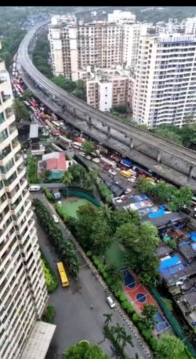 NandhithaVeenai's tweet photo. Major traffic in JVLR both ways. @MTPHereToHelp please help !! This has been since morning 6.30am.. https://t.co/QiRhC6rPdu