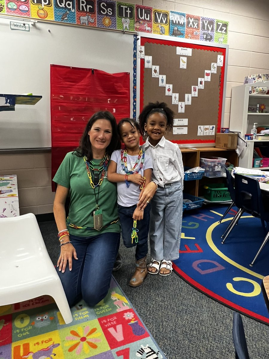 Katie_Ornelas's tweet photo. These two cuties made jewelry in their jewelry shop during purposeful play time today! I love their brainy creativity. @KuehnleKISD @KleinISD_EC
@KleinISD #Kindergartenrocks 
#WBT #brainycreativity https://t.co/q1a9NJAXlJ